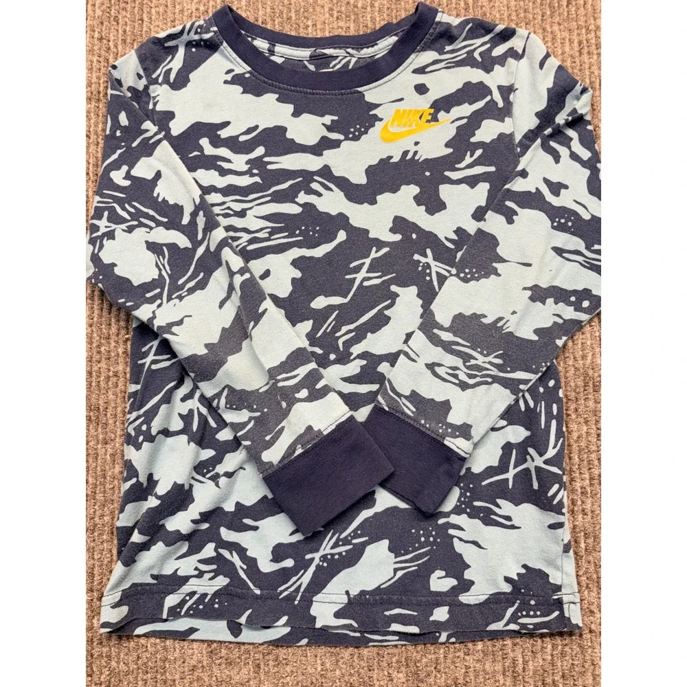 Nike Boys Camo Long Sleeve Shirt and Navy Track Pants 2 Piece Set Size 7